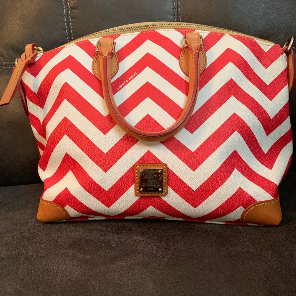 Dooney & bourke purse